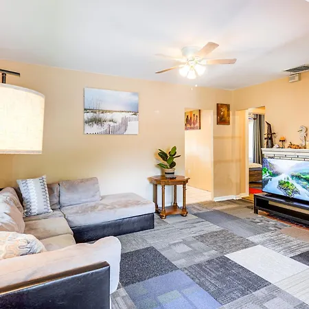 Bright Haines City Retreat - 19 Mi To Disney World